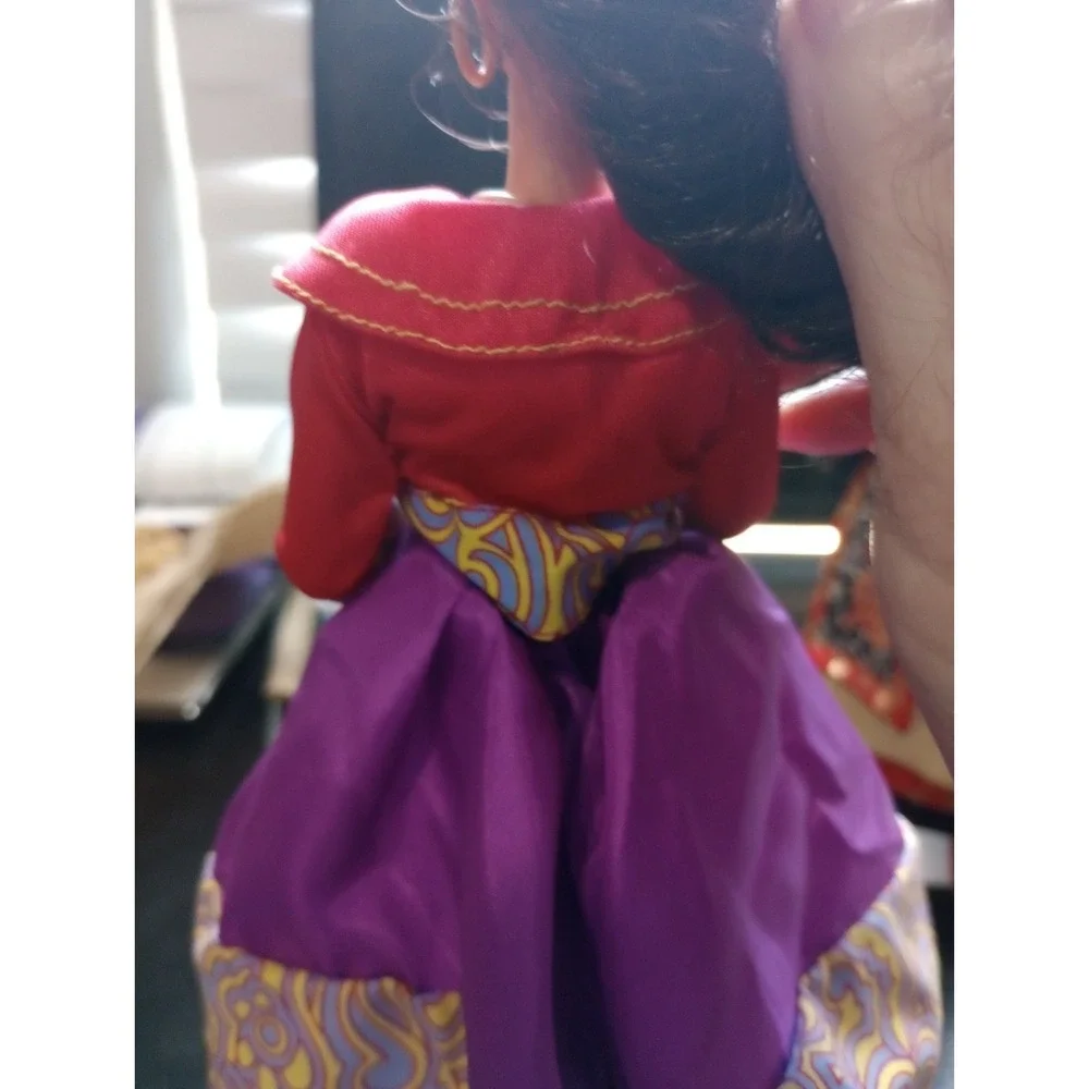 Vintage 1992 Dolls of the World Italian Barbie Mattel Brunette Folk Costume 2256